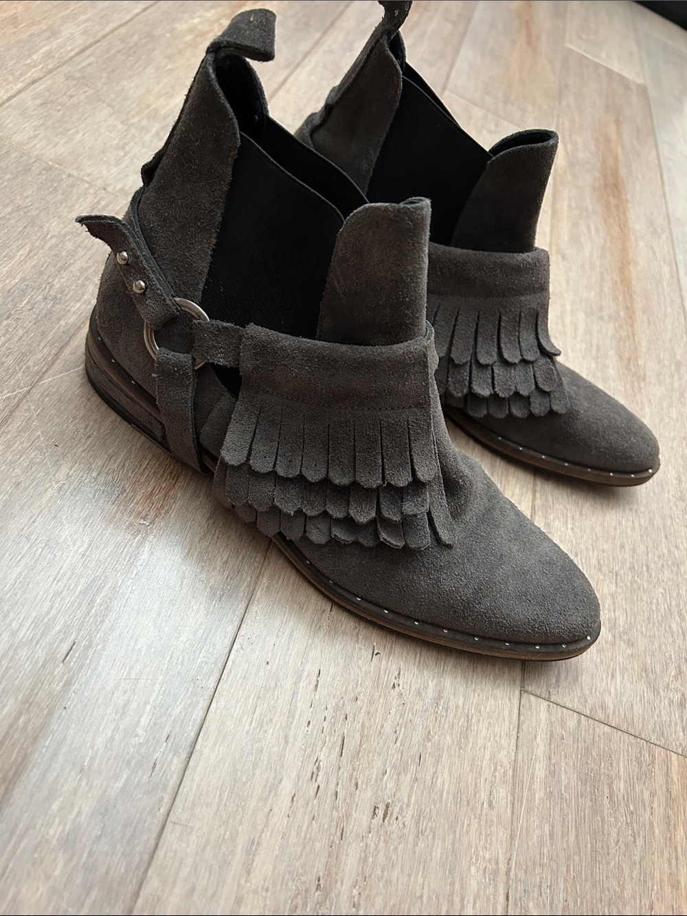 Freda Salvador Dark Gray Suede Fringe Ankle Boots 7.5